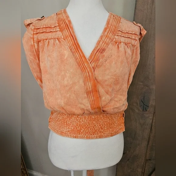 FATE Smocked Crop Utility Blouse In Pastel Orange. Size Small - Picture 4 of 12